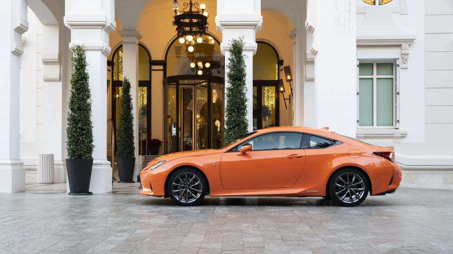  Lexus RC300h 2018 года  (WW) (фото 115 из 139)
